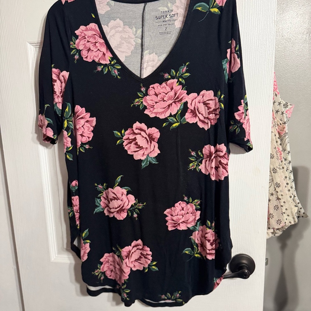 Floral V-Neck Black and Pink Women's Top